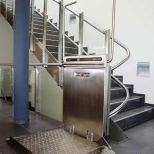 plateforme mont-escalier