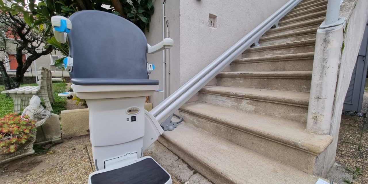 Installation d’un monte escalier droit extérieur à Tournon-sur-Rhône (07300)